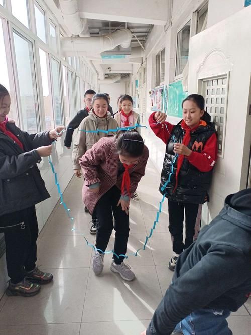 适合年轻人玩的团建小游戏,适合团建的小游戏冷门