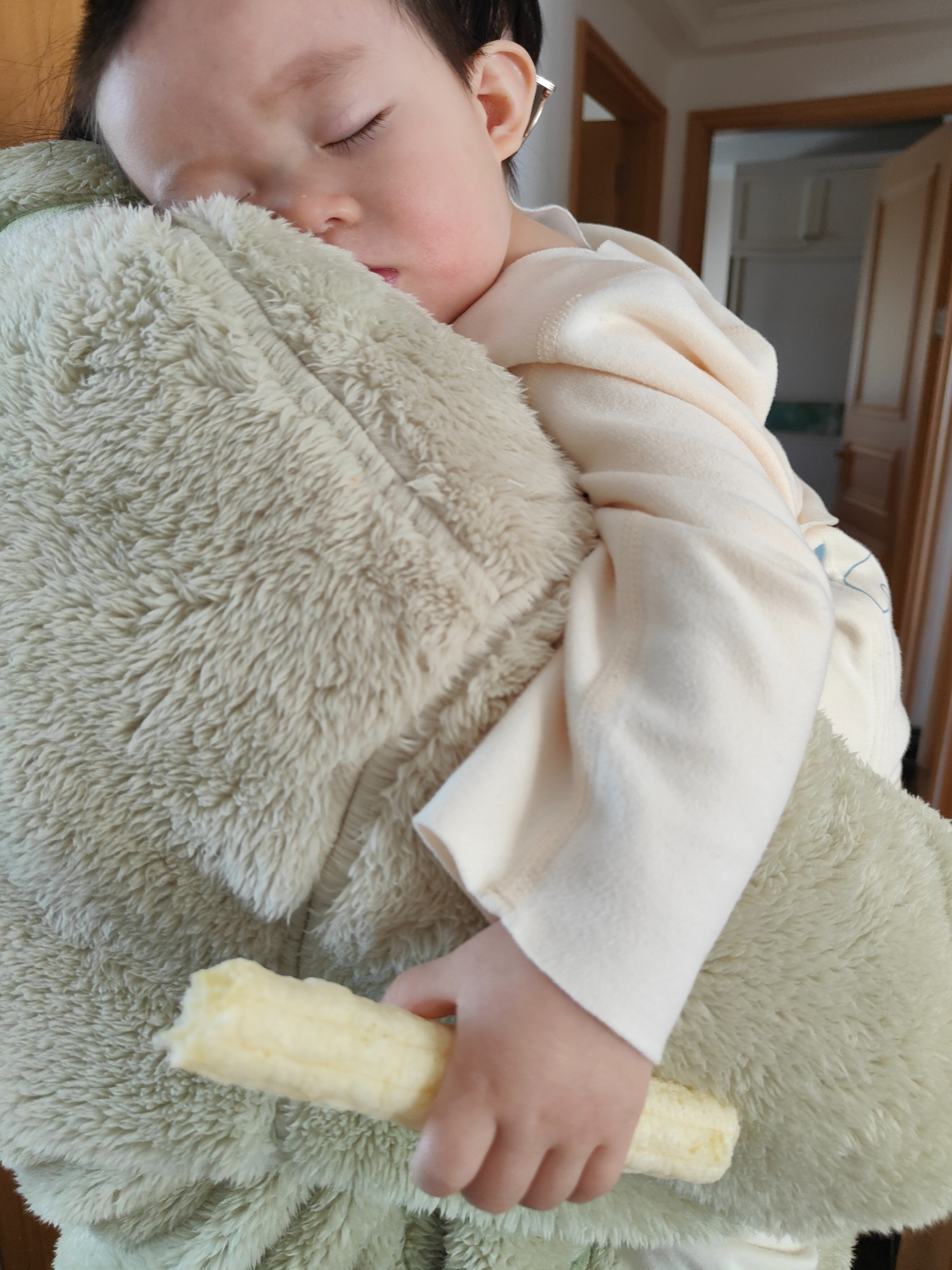 小孩一直高烧39到40度不退怎么办,10月龄宝宝持续高烧39到40度