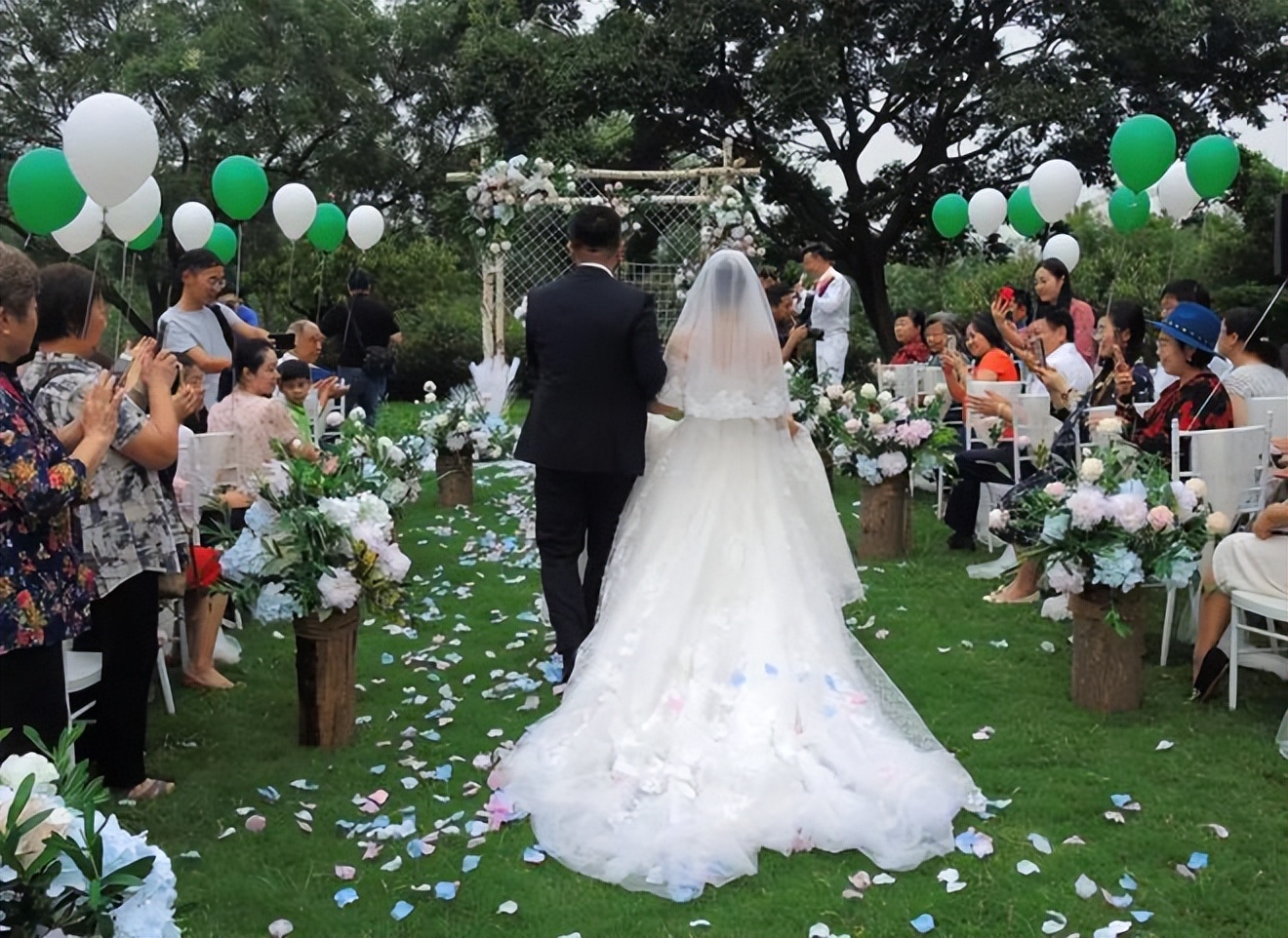 抠门办婚礼有哪些好处,没钱办婚礼但很用心