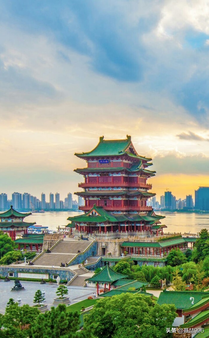 黄鹤楼为何称为四大古楼之首,历史名楼黄鹤楼