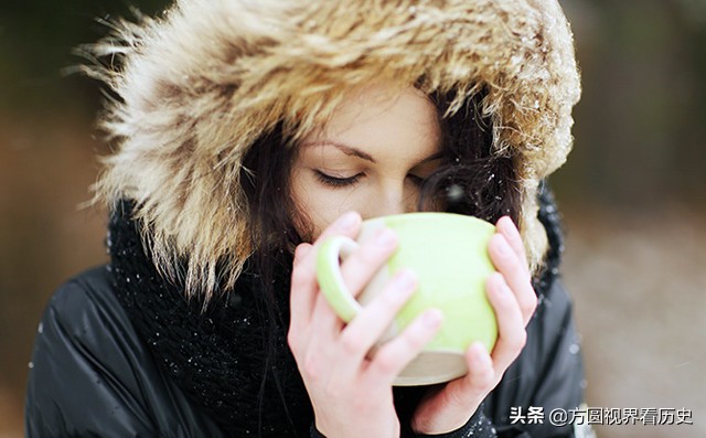 地摊上花10英镑淘了一枚“水晶”戒指,30年过去,卖了65万英镑