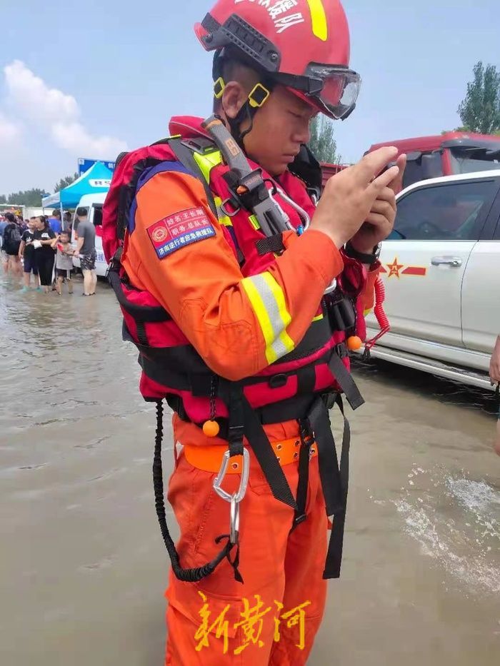 救援从不缺席,救援人员奔赴灾区