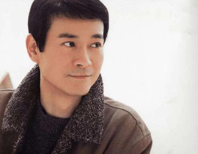 他是tvb第一代顶流，玉树临风，风流倜傥，满足古装迷所有的幻想