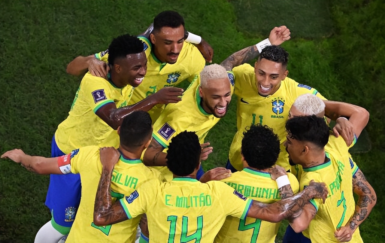 世界杯点评：三扑点球成英雄；嘲讽韩国不要脸；巴西狂舞被名宿批