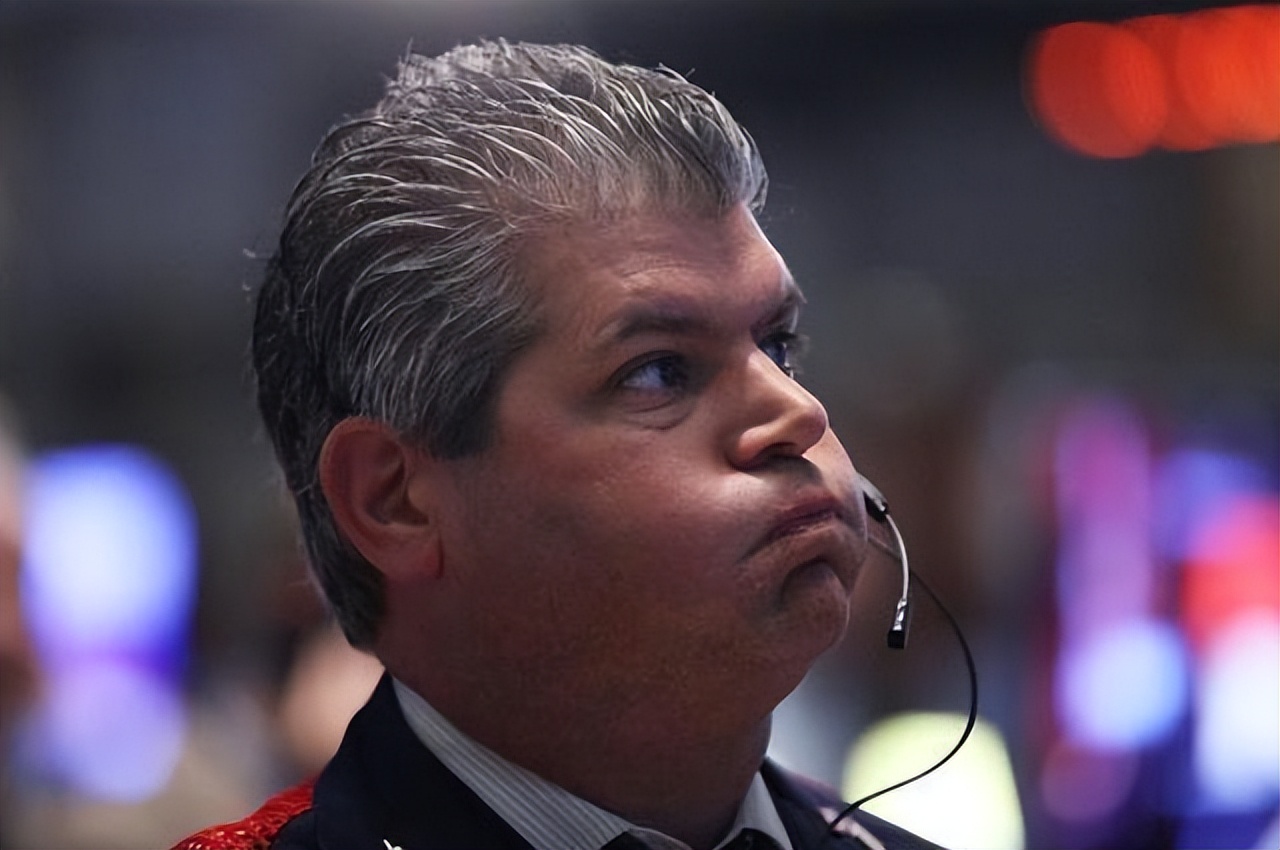 排队囤积货物,美国人囤积超市物资