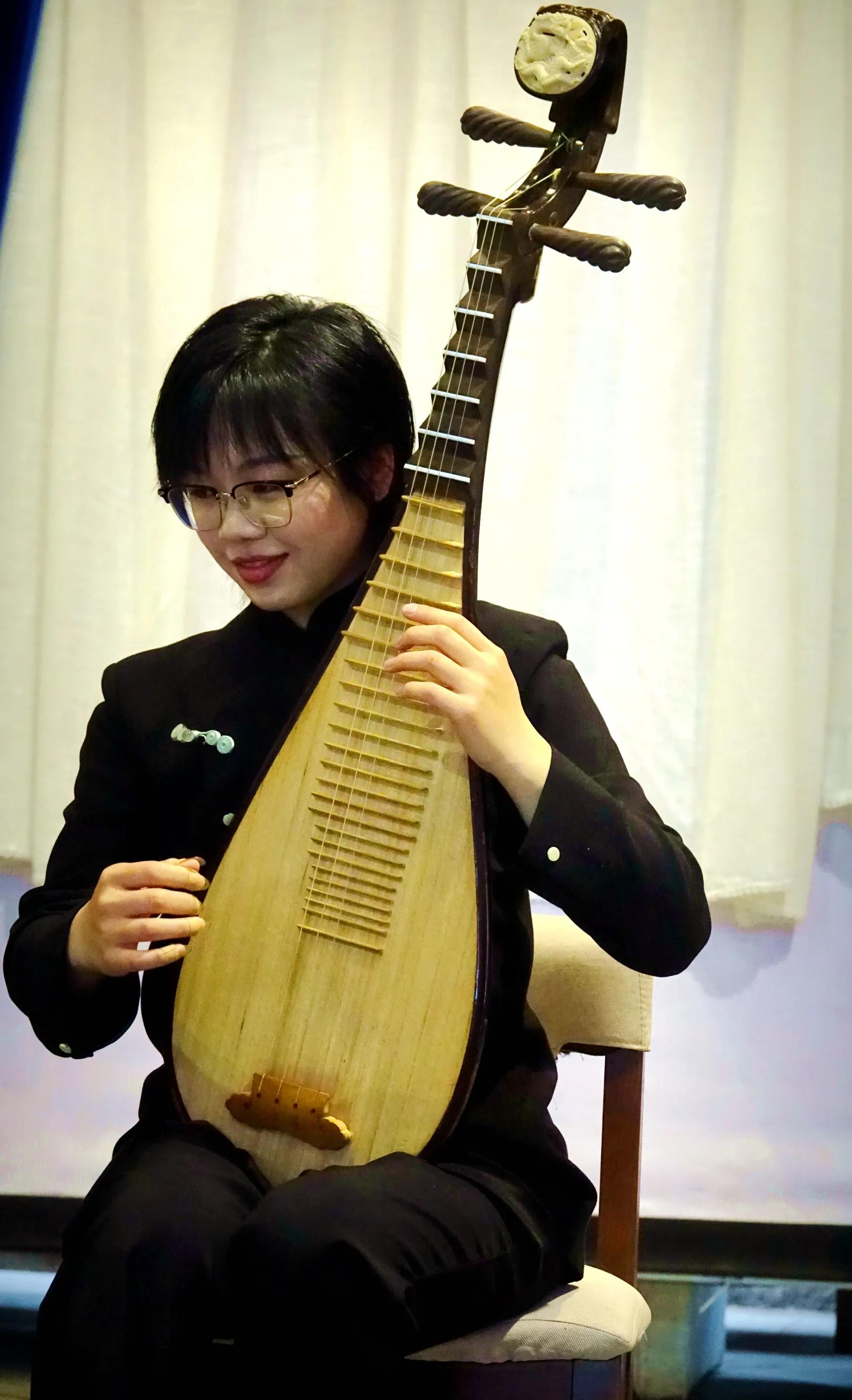 文献名邦在大理古城哪个门,文献名邦与白族服饰之美