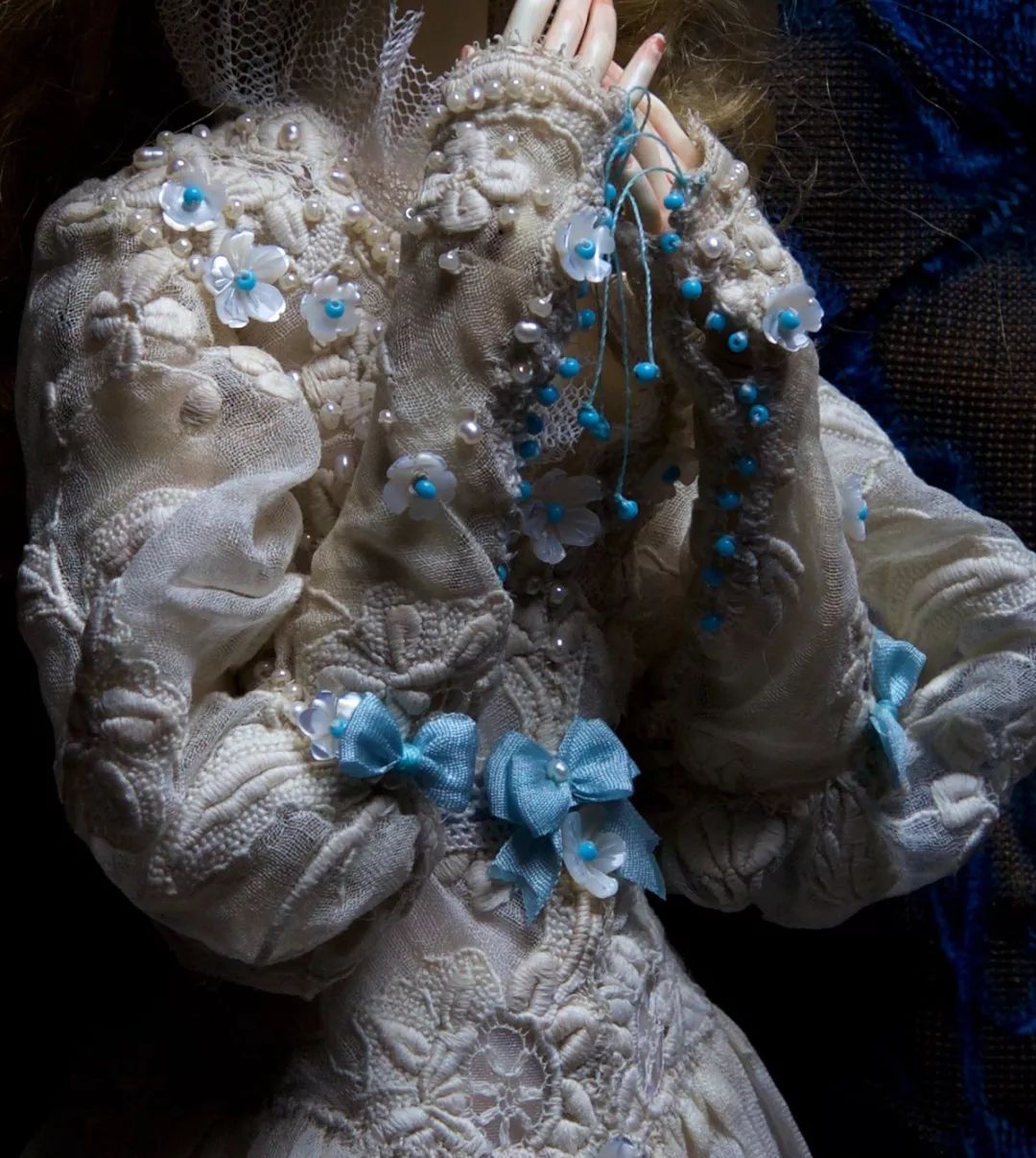 惊呆!李晨花200万为范冰冰定制的新娘娃娃,原来长这样!