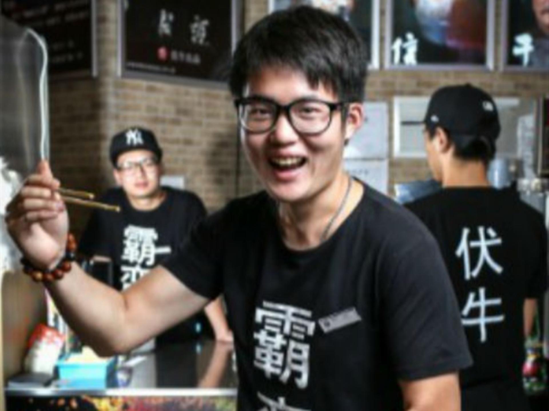 少年中国说张天一董明珠在哪一期,张天一霸蛮米粉创始人和董明珠