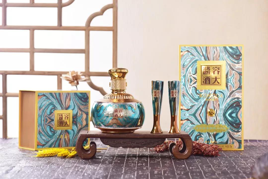 爆火背后，一瓶酒如何做到10亿*放播**量？