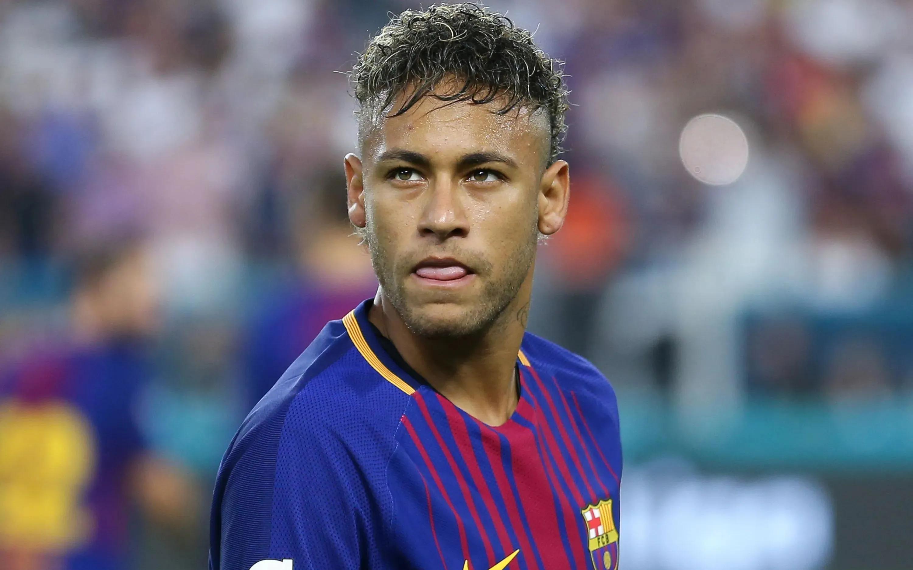 足坛“风流大师”,17岁当爹,30岁换20个女友,如今女友再怀孕