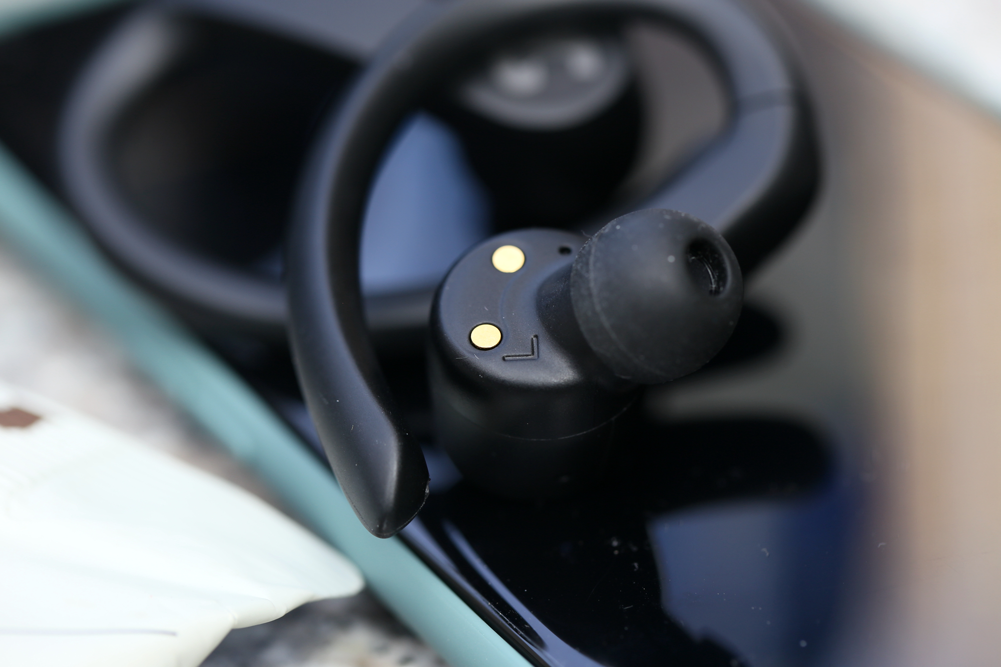 真正能防水的运动蓝牙耳机,运动蓝牙耳机音质安全