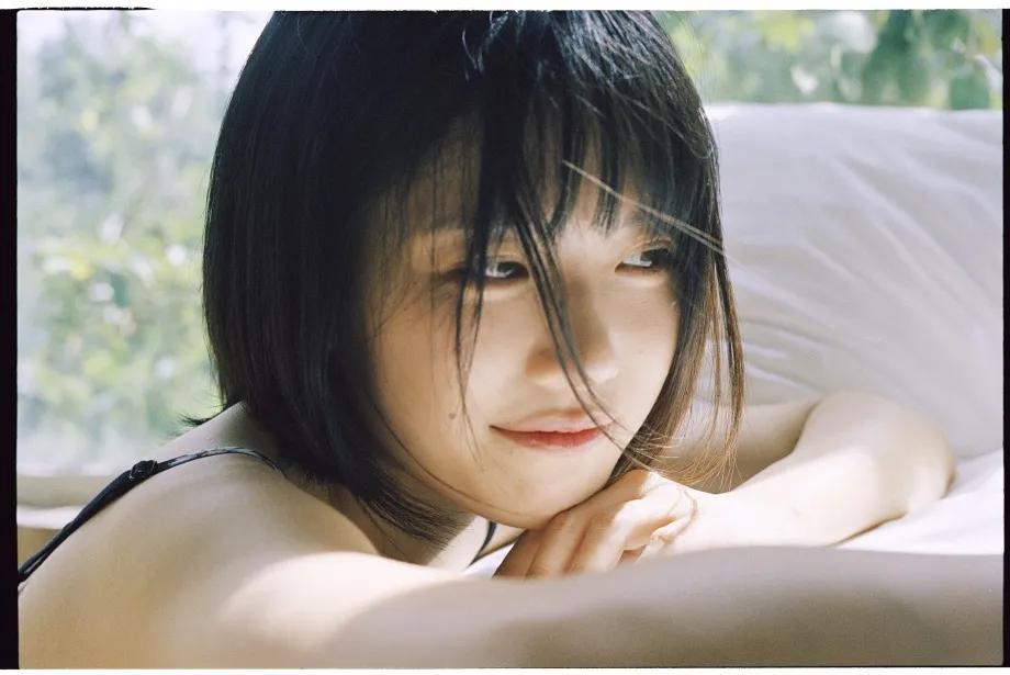 清新女大学生写真,青春活力大学生写真照片