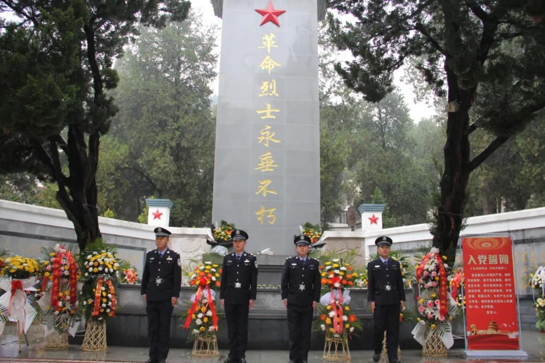 商州公安守护万家平安,守护万家团圆中秋节警察