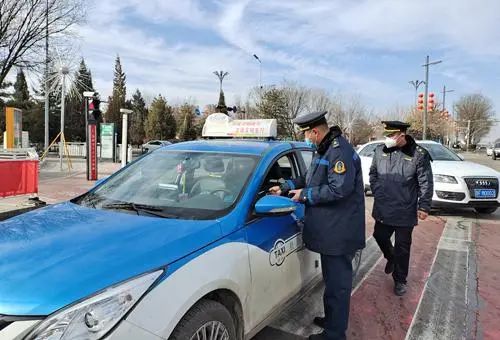 大同23辆违规出租车被罚,鞍山13辆出租车被曝光
