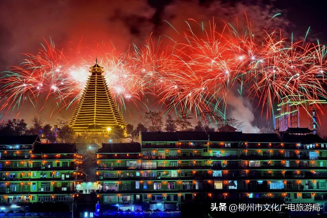 盛夏的风吹过茶园，穿过侗寨，在风情三江留恋不走~