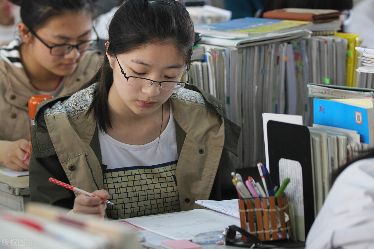 高考500分左右女生选什么专业,高考500分理科女生学什么专业好