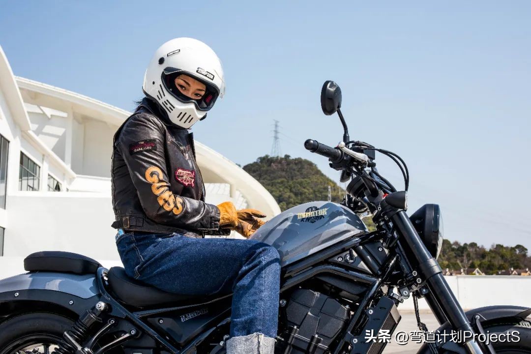 28990元起,更加接近原著,黑武士CM550上市