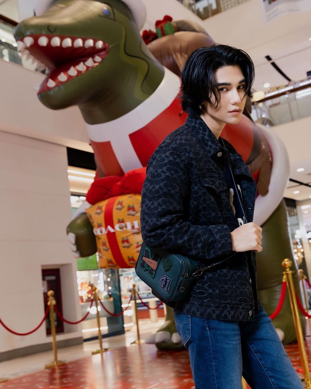 休闲与贵气皆具，“黑帮少爷”罗一杰来教你学穿搭了！