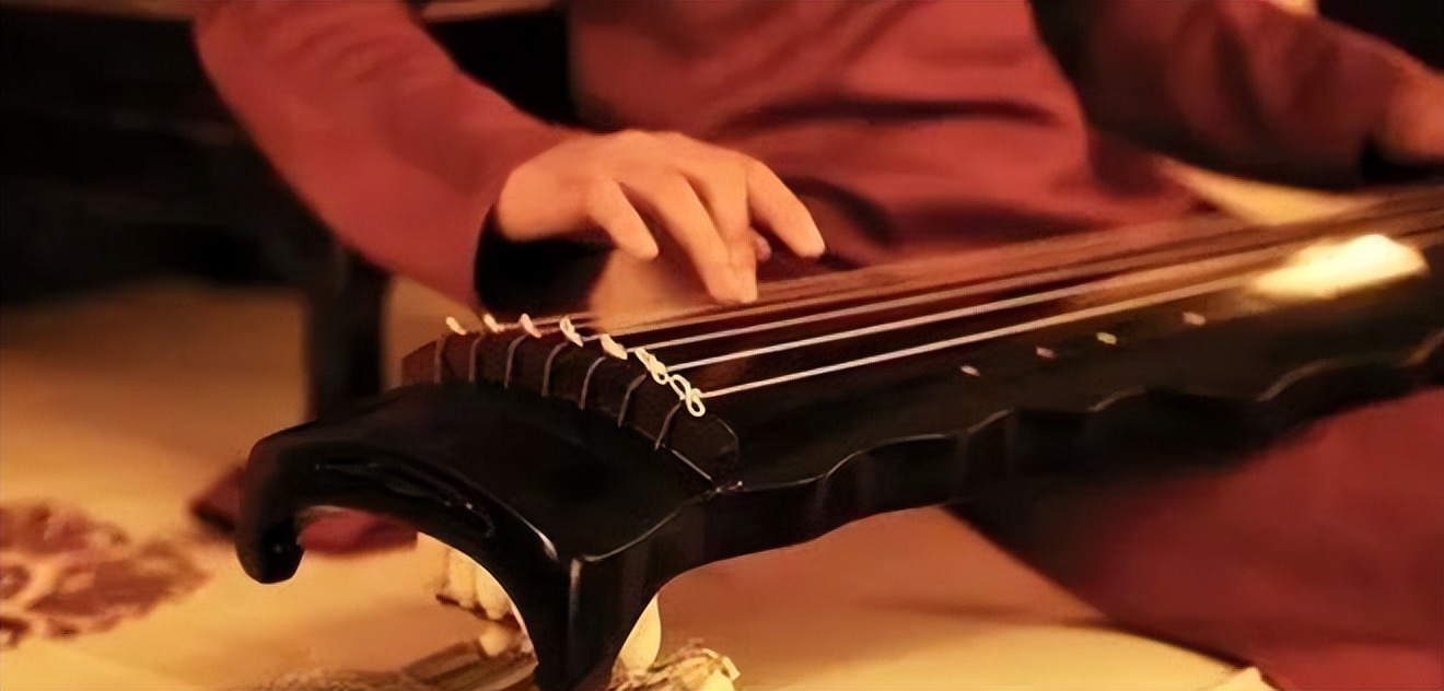 平安时期日本本土卧弹乐器和琴的使用与中国的七弦琴的辨析