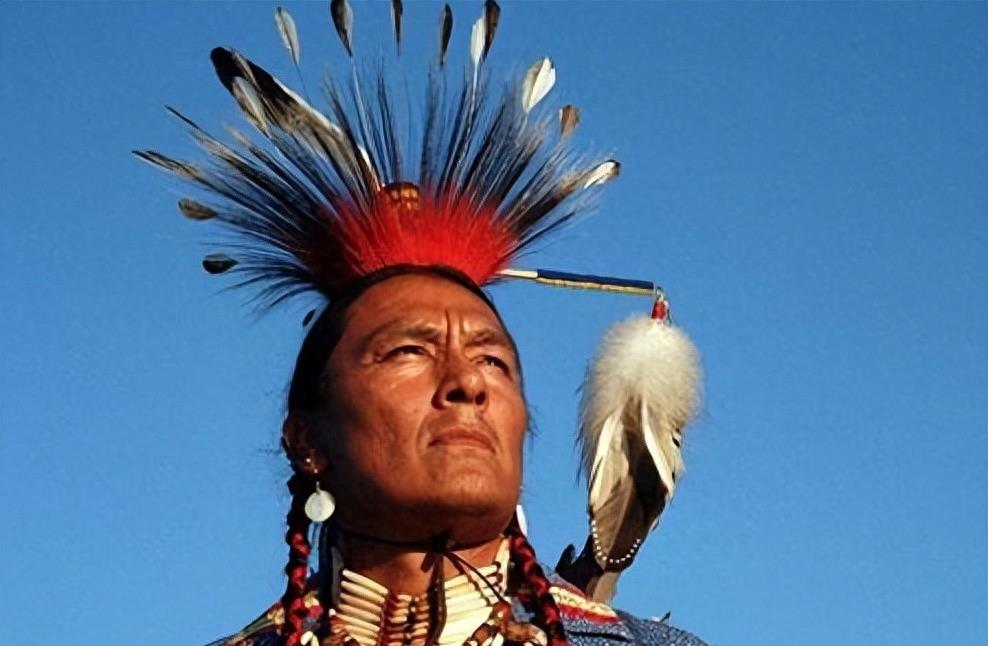 探寻祖先之路：美国印第安女酋长揭示中国血脉，揭露白人压迫真相
