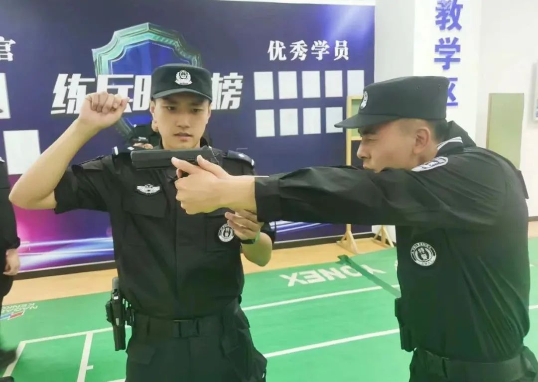 听“青春”！今天循环*放播**这几首......