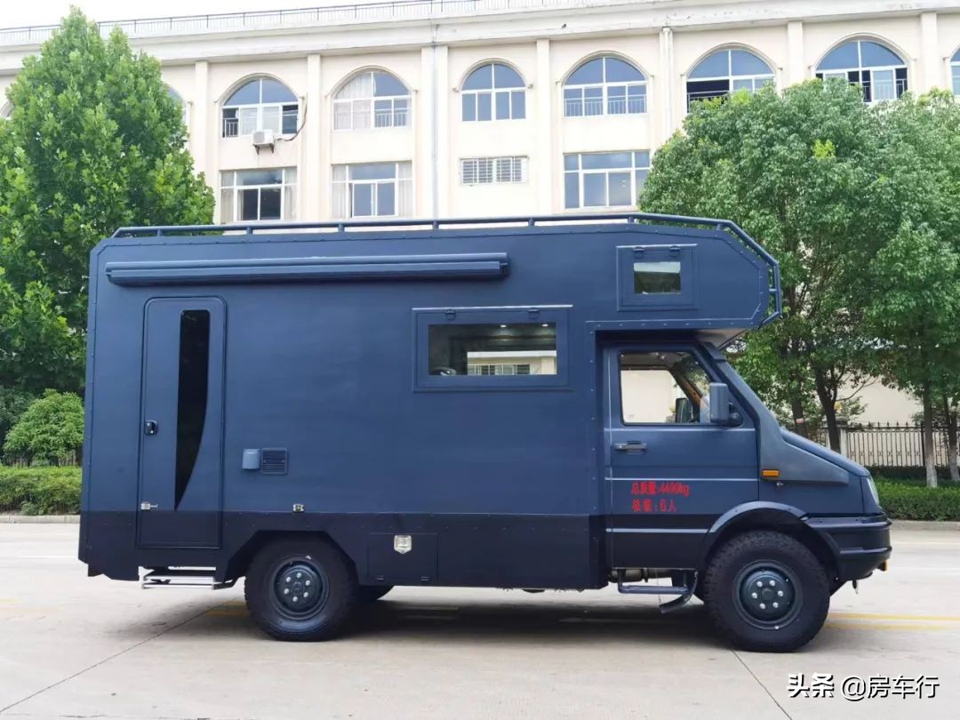 最强依维柯四驱越野房车,军用依维柯作战车
