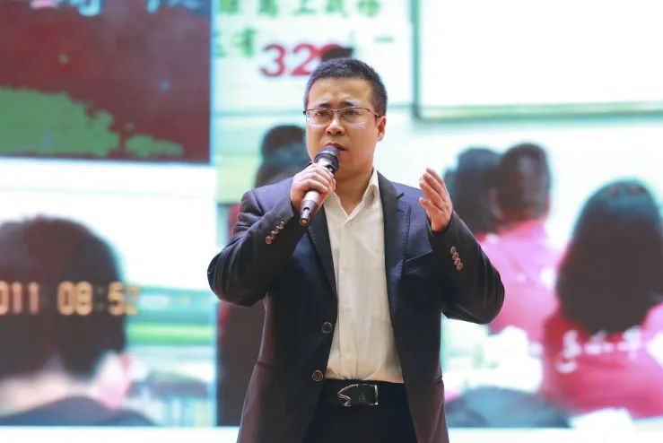 对标楷模塑师风争做四有好教师——宜川中学教育集团开展“亲其师、信其道”师德演讲活动