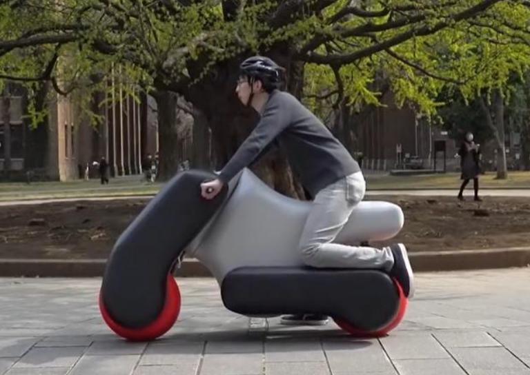 日本发明携带小巧电动车,日本人发明的小型电动车