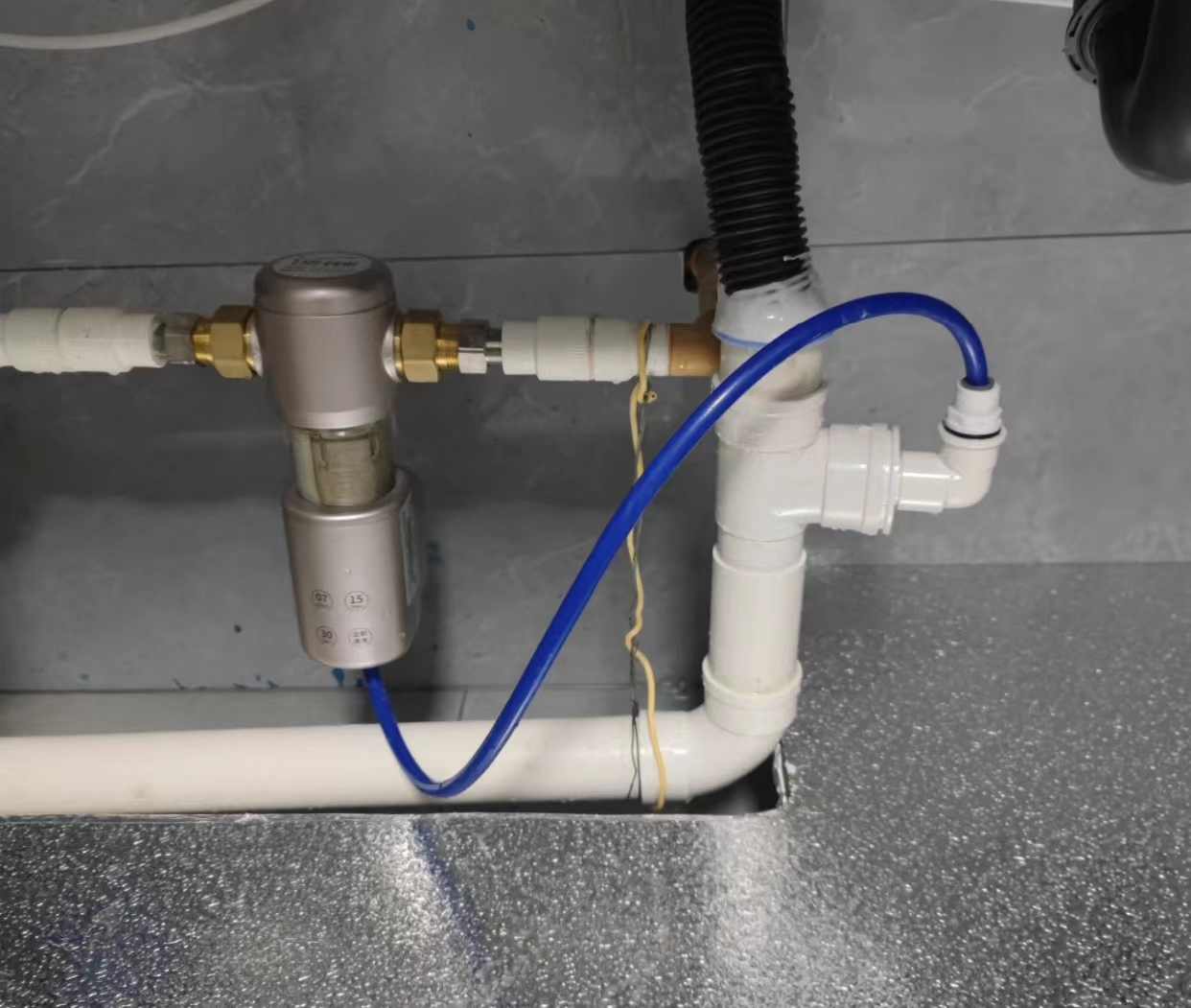 前置过滤器在改水电时安装能免费？水暖工：少刷点视频，别做梦了