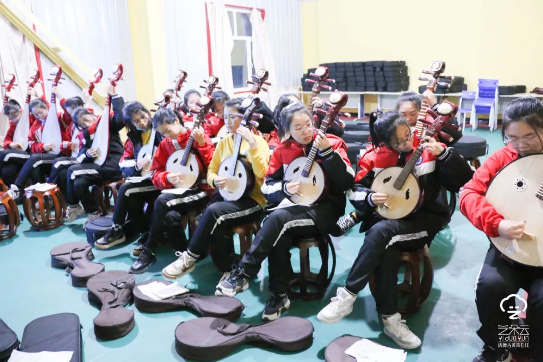 兴安盟扎赉特旗第三中学,内蒙古扎赉特旗音德尔第三小学