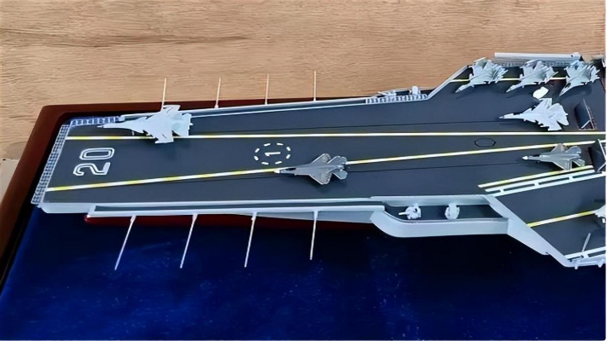 中国航母舷号19号和20号,舷号20和21的航母