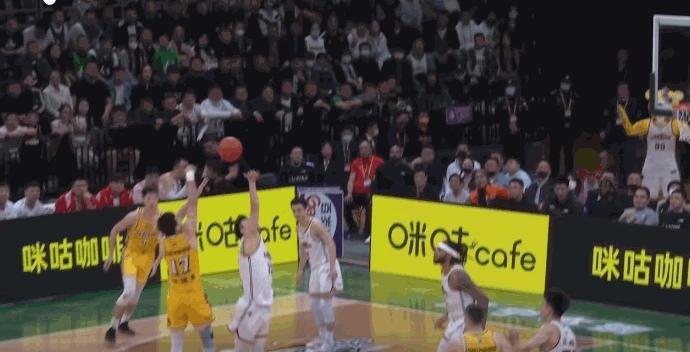 赵继伟空砍19分14助攻,2022年辽宁本钢艾伦和赵继伟数据