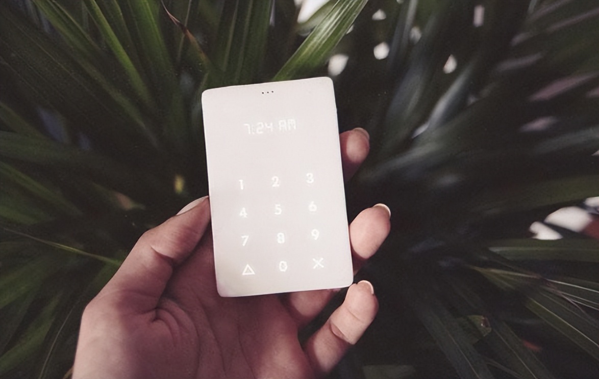 推荐款式比较新颖的手机,让人怀念的按键手机