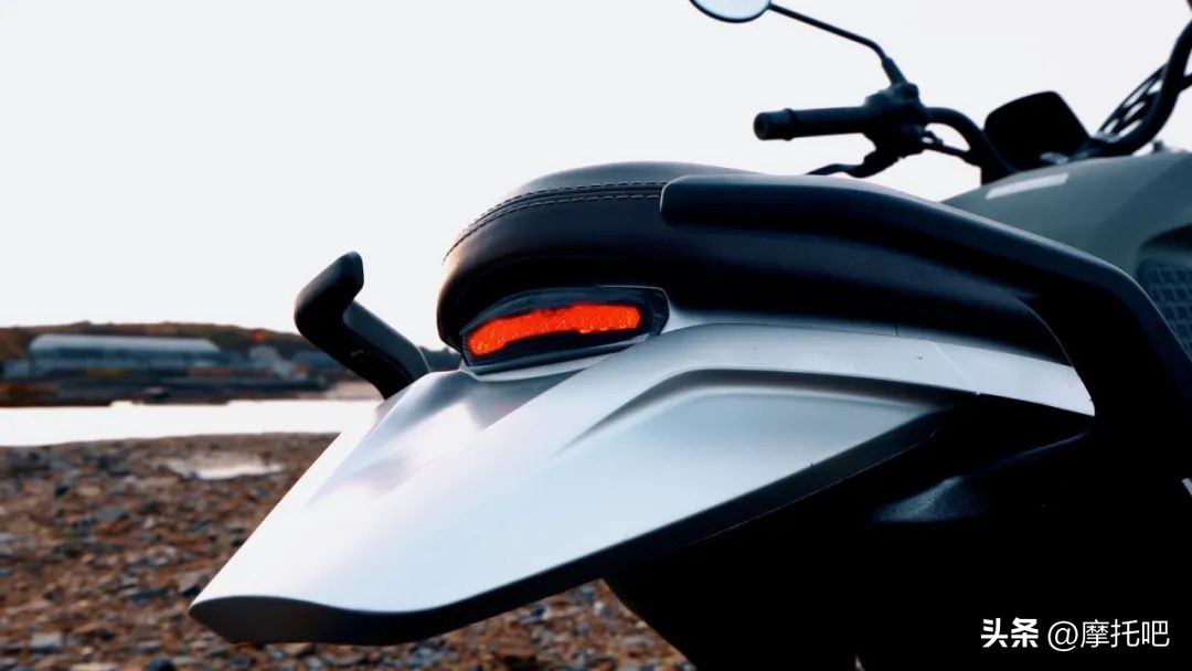 赛文佐650scr攀爬者,摩托莫里尼赛文佐650攀爬版评测