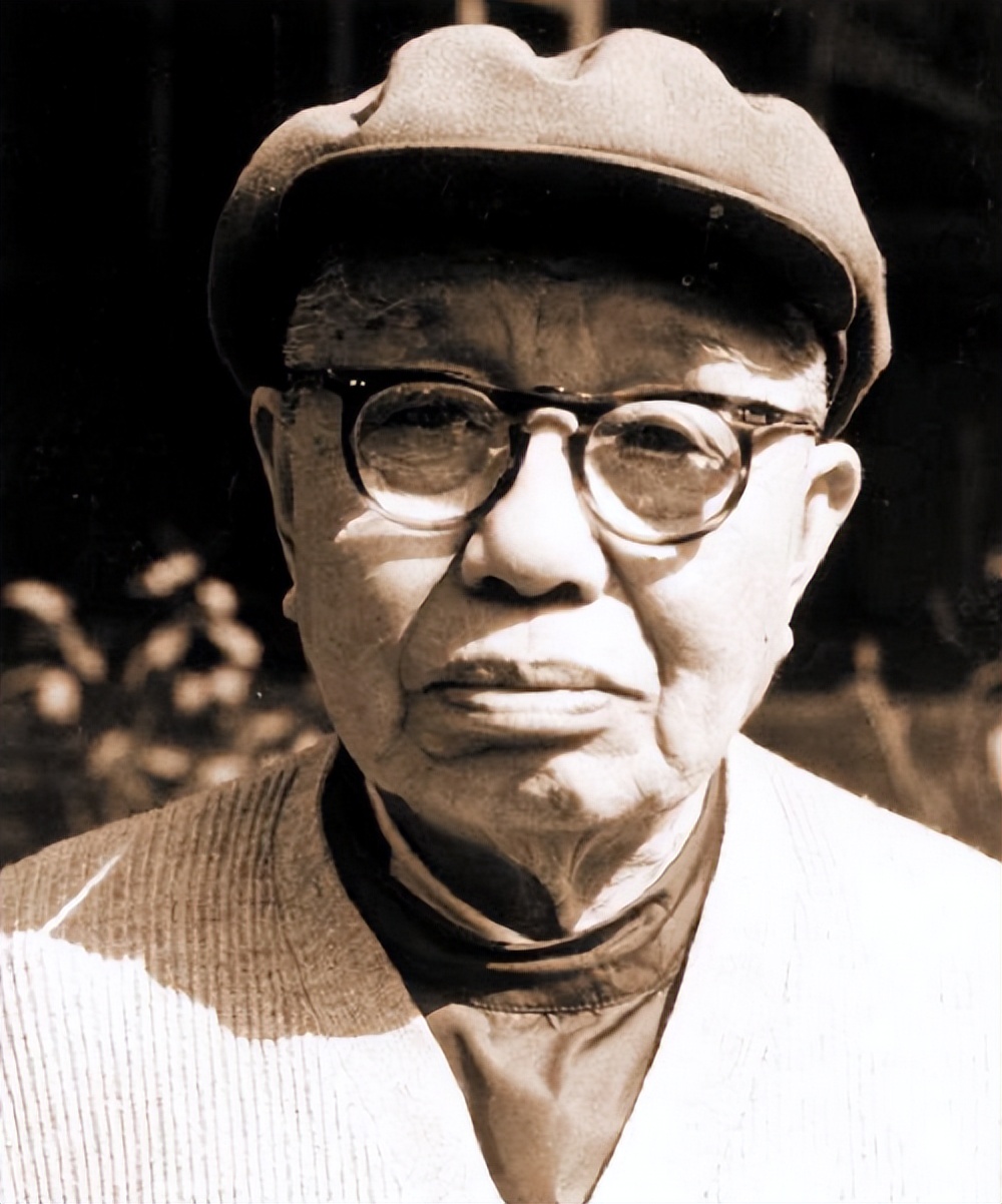 1968年，康生送给*青江**一块珍贵的端砚，*青江**：在哪里搞到的？