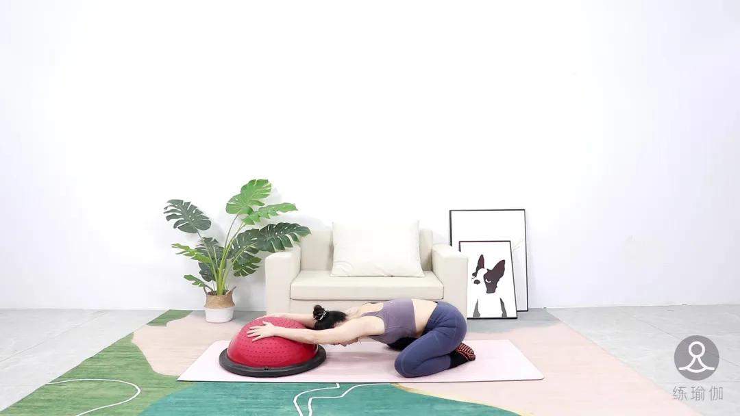 金晨锻炼时穿的什么衣服,金晨发布运动照露腹肌实力抢镜