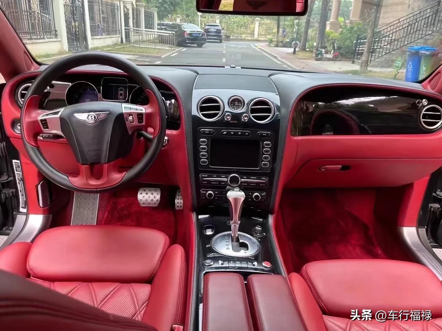 24岁开宾利飞驰,一辆宾利飞驰一年跑婚庆能赚多钱