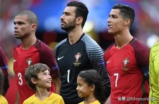 足坛十大奇迹莱万,足球球员莱万简历