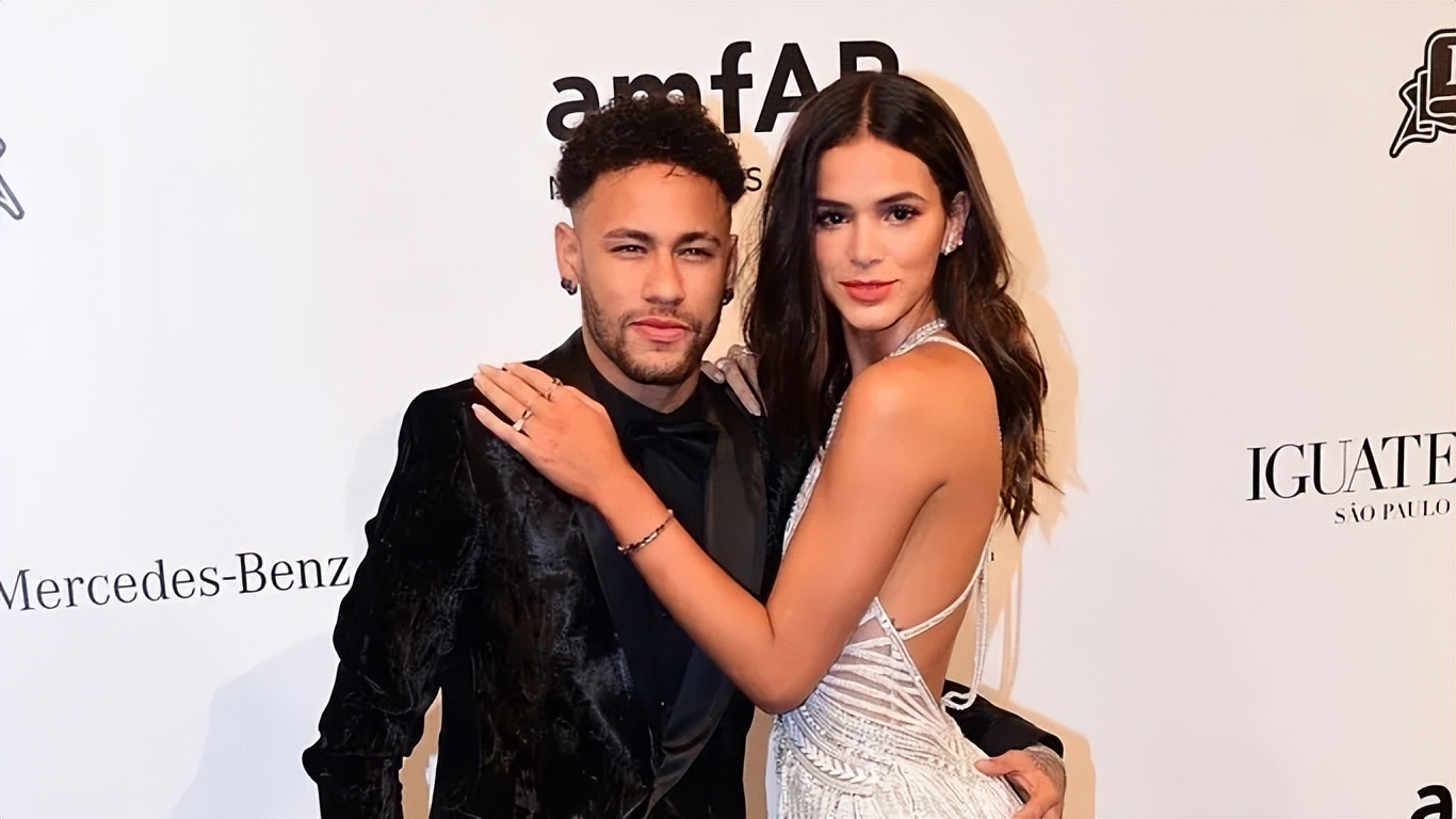 盘点世界杯的球王太太团,世界杯32强当家球星