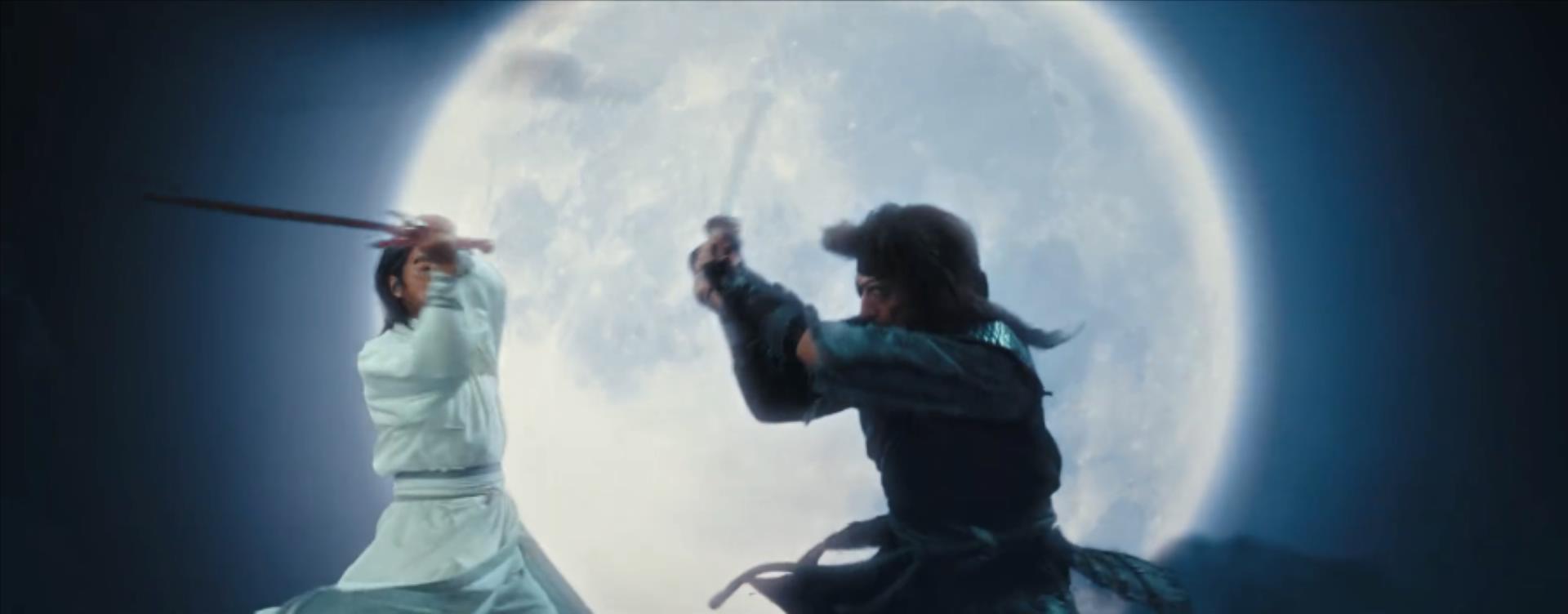 女配露大腿，反派成X战警，同样《华英雄》，胡兵比郑伊健差远了