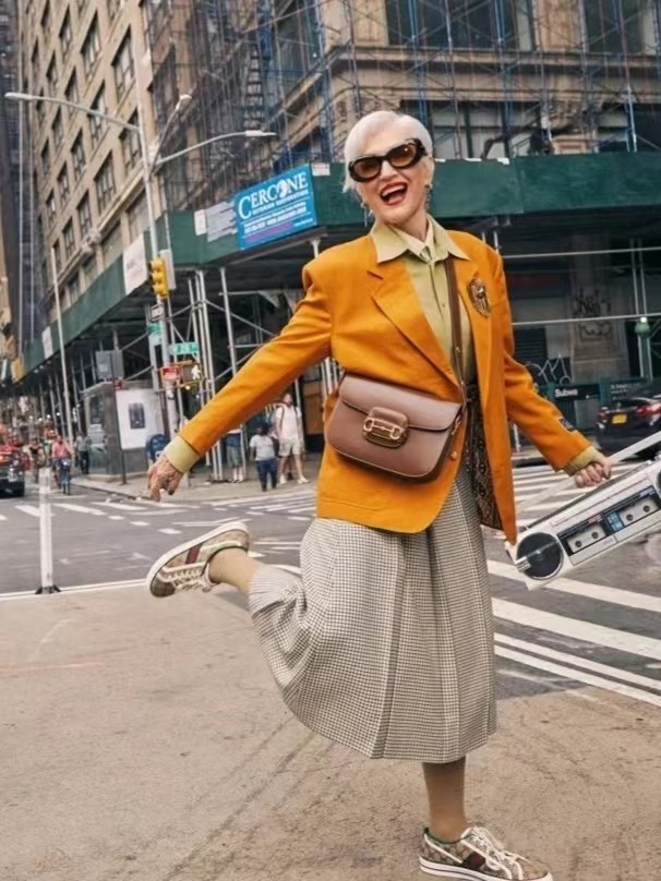 冬裙子里面的打底裤怎么搭配,裙裤开春这样穿清新又有质感