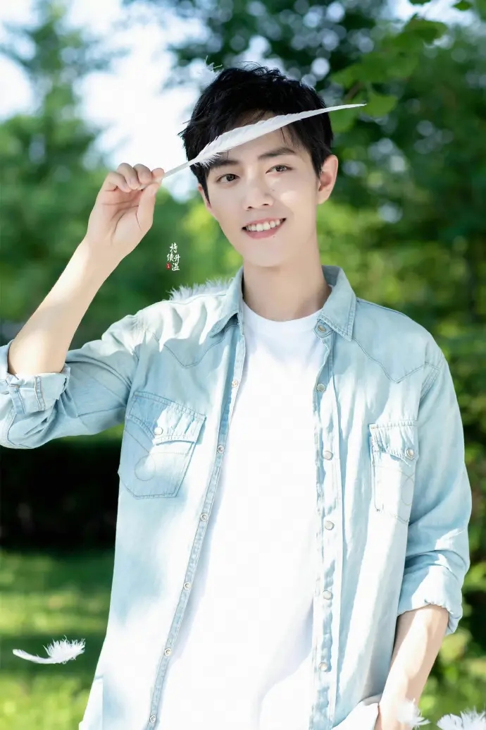 朱一龙肖战蓝色三格,朱一龙肖战霸榜