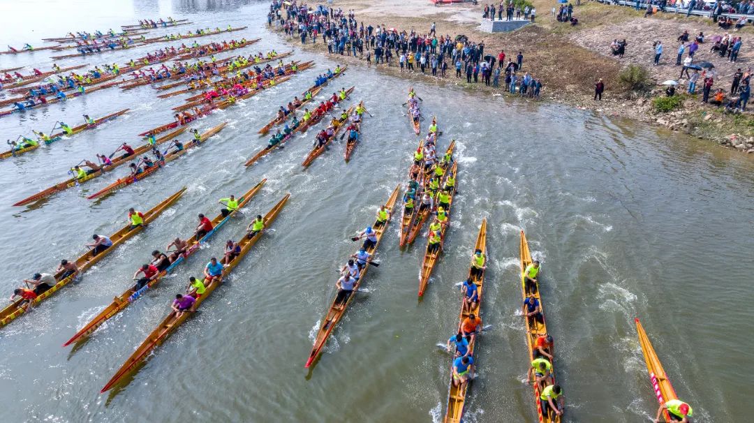 瓒呯櫨涓囪浼楄鐪嬬殑姣旇禌,浣涘北椤哄痉鐚涢緳
