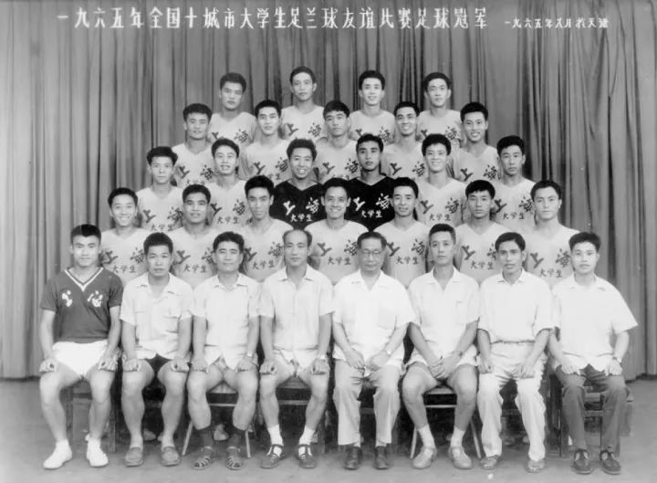 恭喜中国女足16年后再登亚洲之巅,中国女足时隔16年重返亚洲之巅