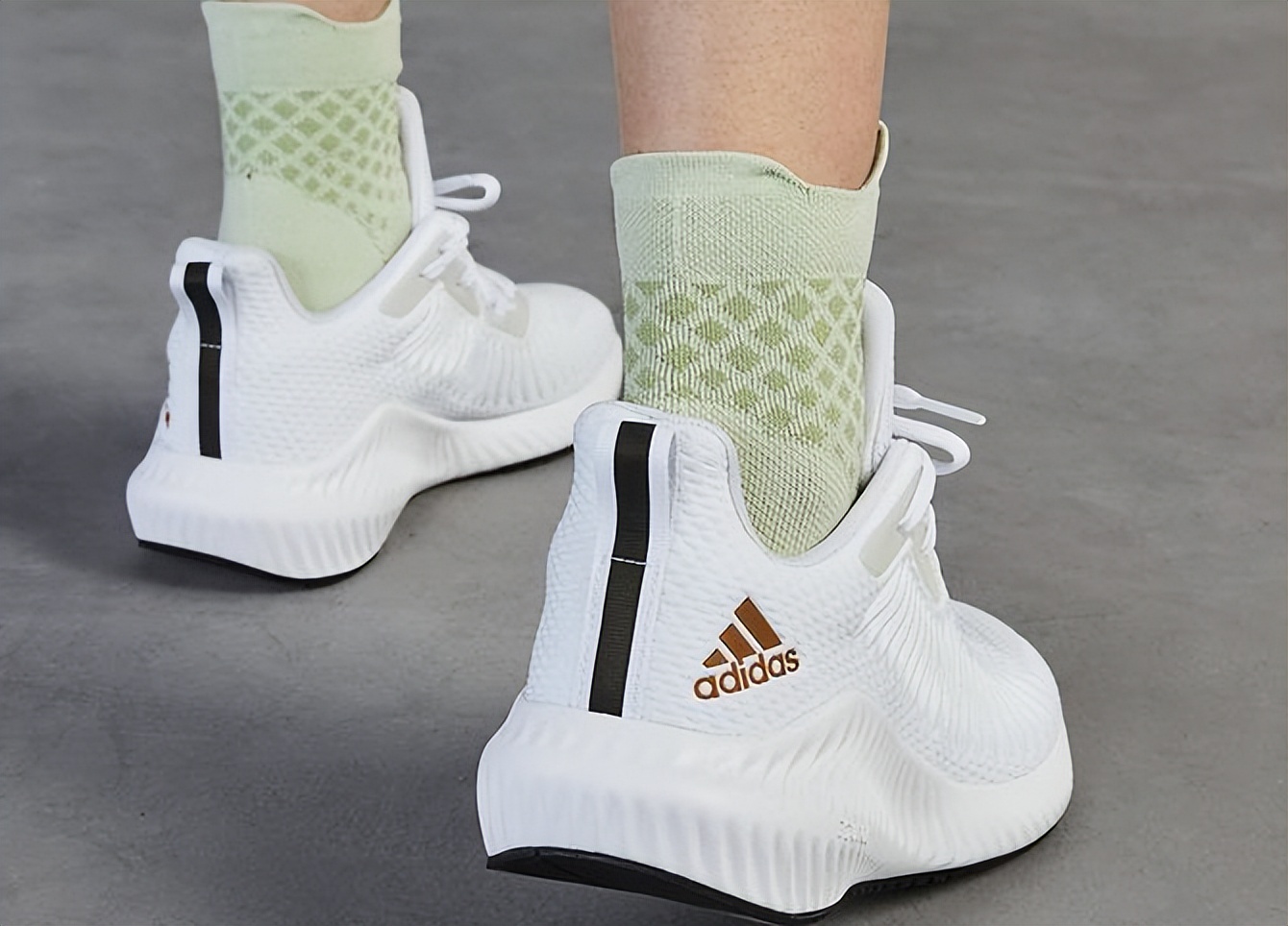 世界四大慢跑鞋排名第一的品牌,顶级的慢跑鞋品牌