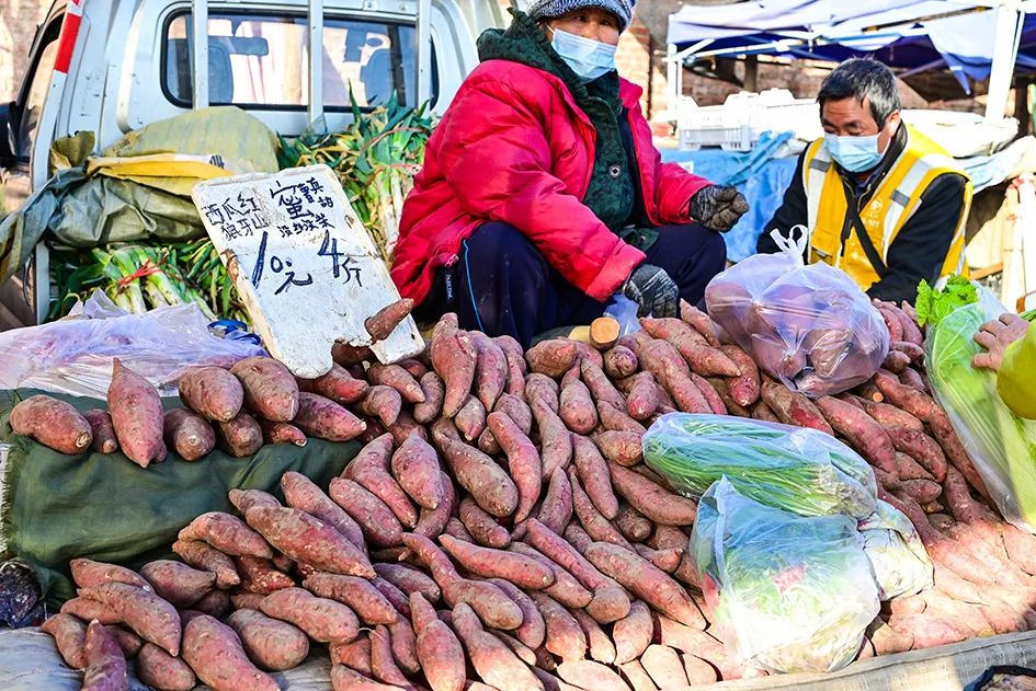 西山脚下的早市,闲逛最具人间烟火气的早市