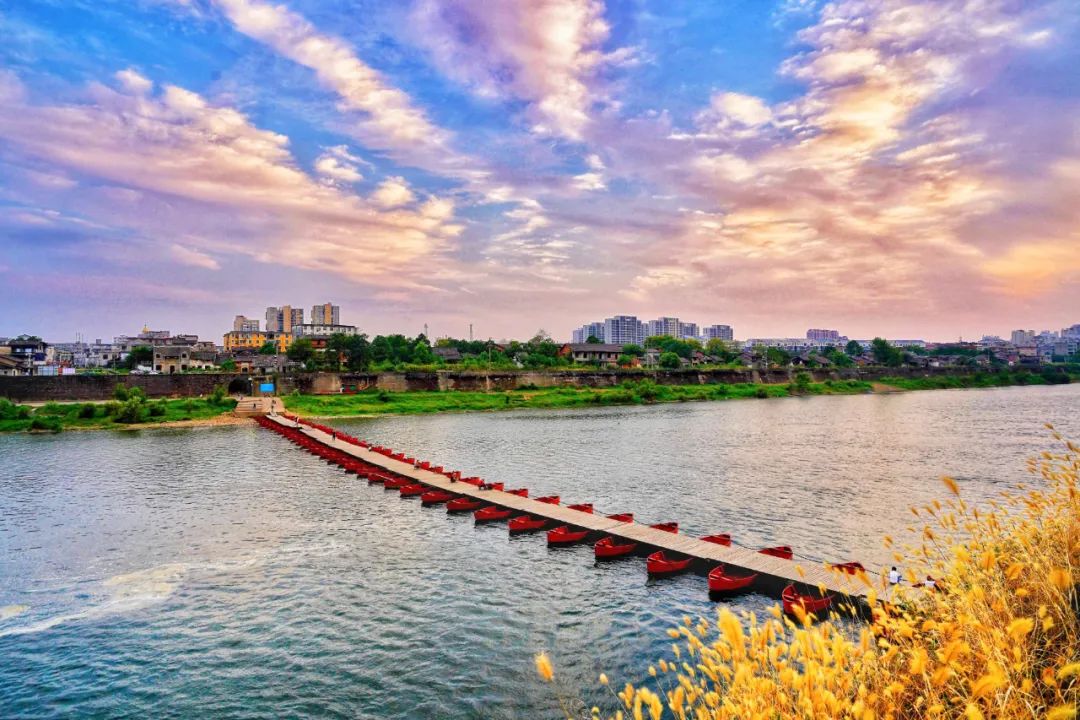 【上饶天下SHOW之铅山县】百年浮桥沧桑，百里信江画廊，辛弃疾巨雕缘何背城北望？