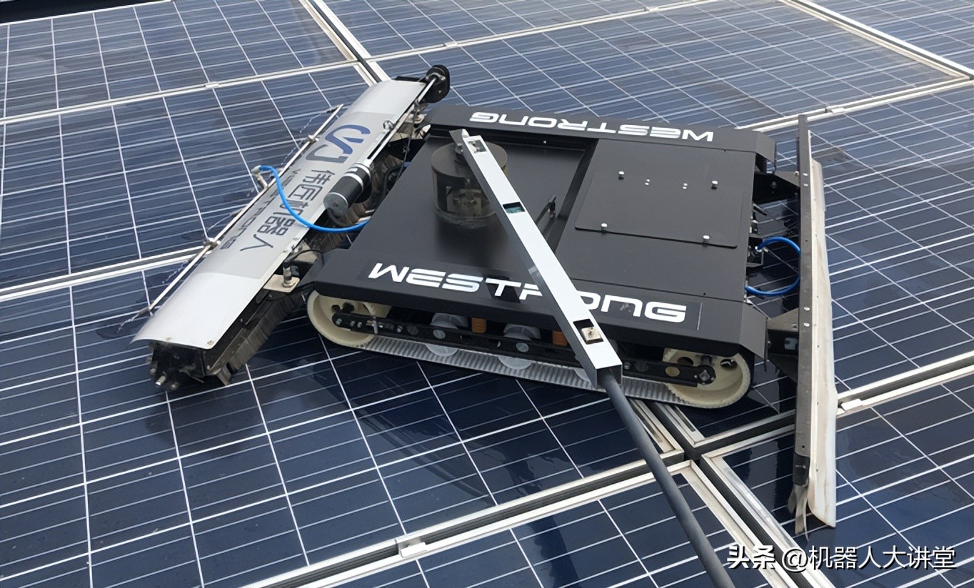 太阳能光伏自动清洗机器人,光伏清扫机器人投资比例高得惊人