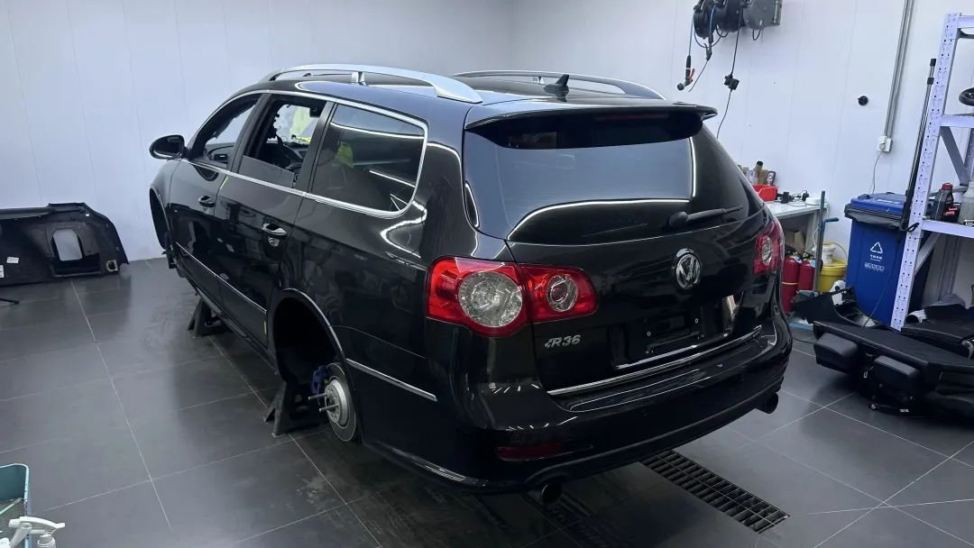 r36翻新改造全过程,大众r36这么老的车怎么还卖这么贵
