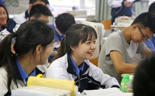 上大学一本和二本学费有区别吗,一本与二本的区别一本学费多少